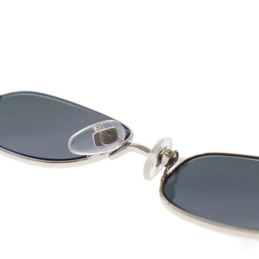 GUCCI (グッチ) サイドロゴ入り メタルフレーム ブラックレンズ GUCCI