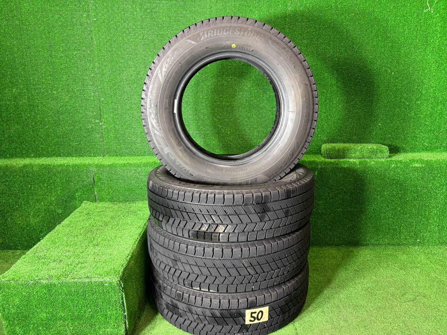 BRIDGESTONE BLIZZAK VRX3 175|70R14 84Q スタッドレスタイヤ 4本セット 2021年製 残溝約8.5mm