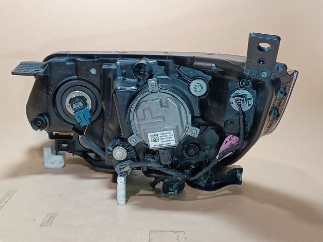 コーティング済 フリード+ GB8 右ヘッドランプ・ヘッドライト  