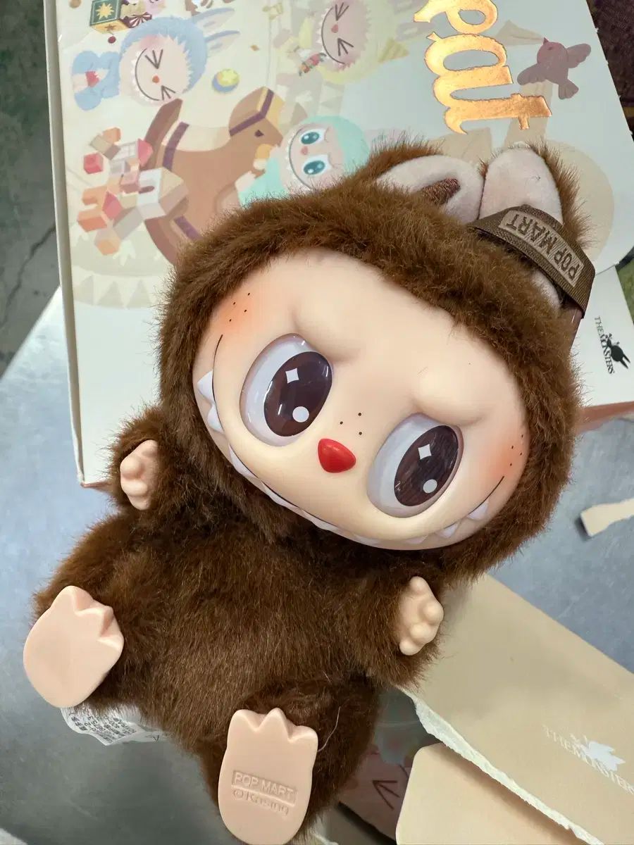 Labubu(ラブブ） 私と遊ぼう 非表示 シークレット 茶色がかった ドゥー