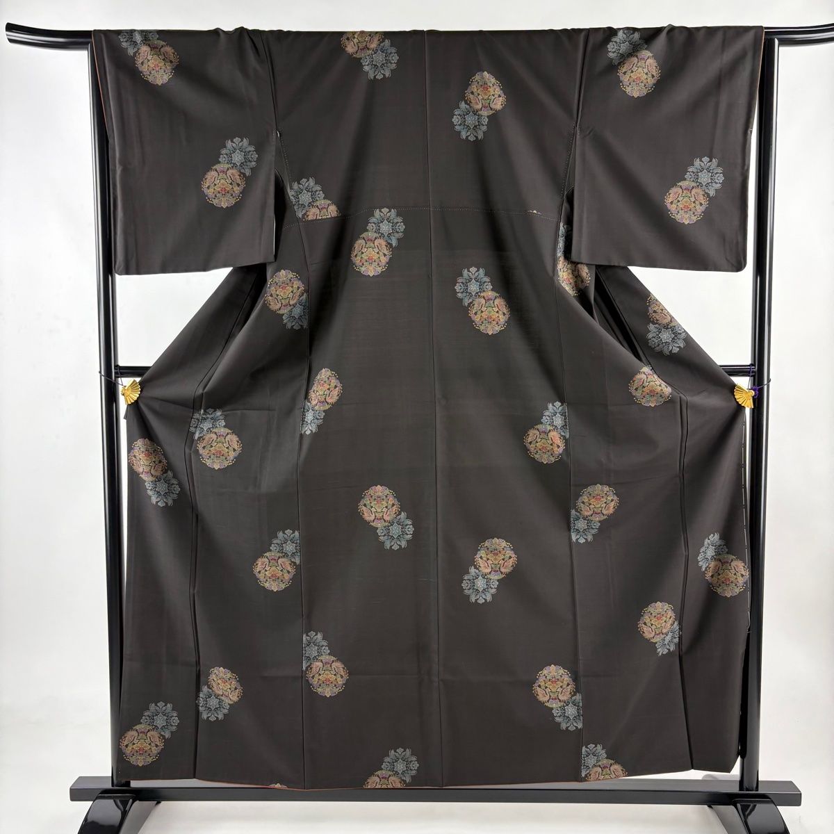 紬 身丈158cm 裄丈65cm M 袷 草花 墨色 正絹 秀品