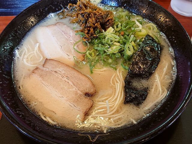 オススメ 中洲屋台 ピリ辛 博多 豚骨ラーメン 人気 ラーメン旨い