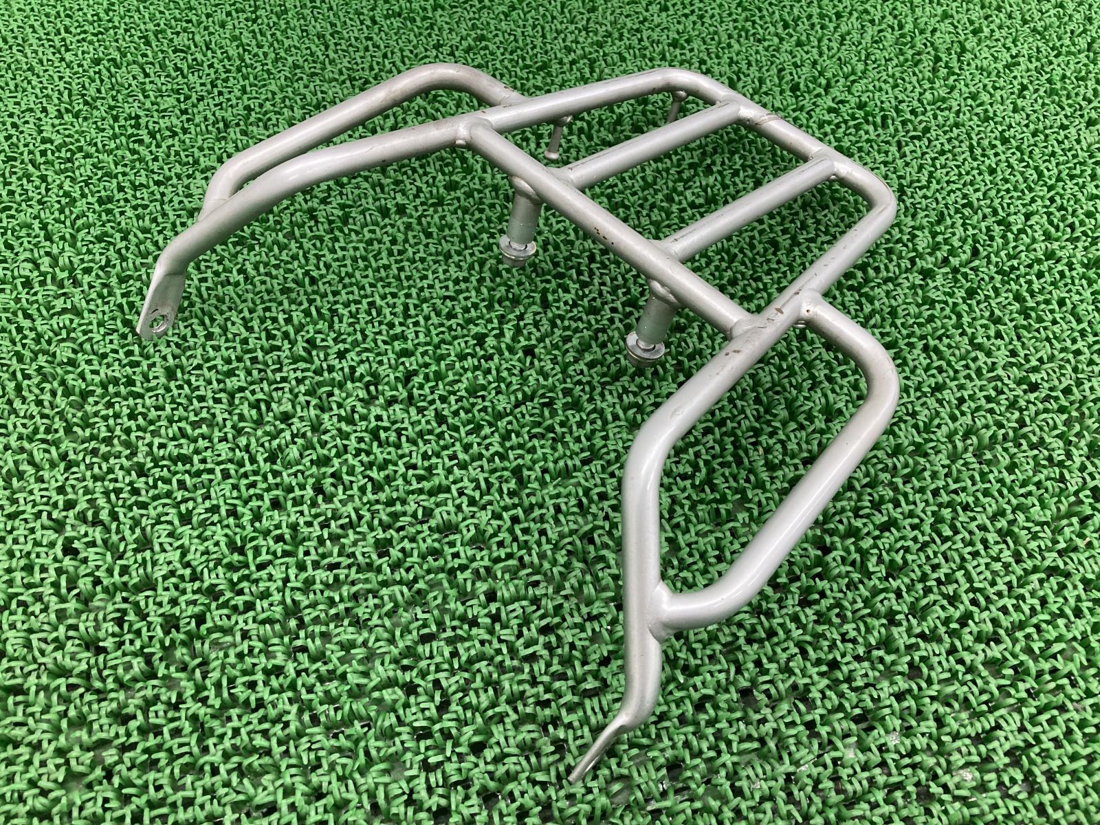 ヤマハ トリッカー250 リアキャリア中古品 Dトラッカー KLX250 リアキャリア カワサキ 純正 中古 バイク 部品