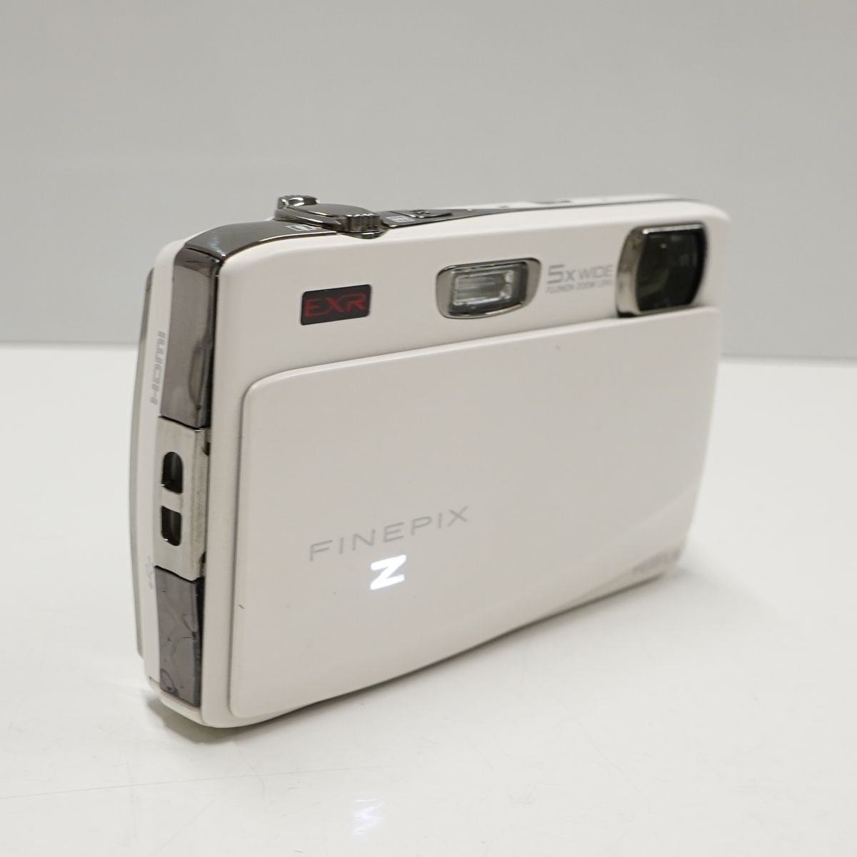 【極美品】FUJIFILM FINEPIX Z900EXR ホワイト　動作確認済 FUJIFILM Digital Camera FinePix Z900 EXR 16 MP White FX