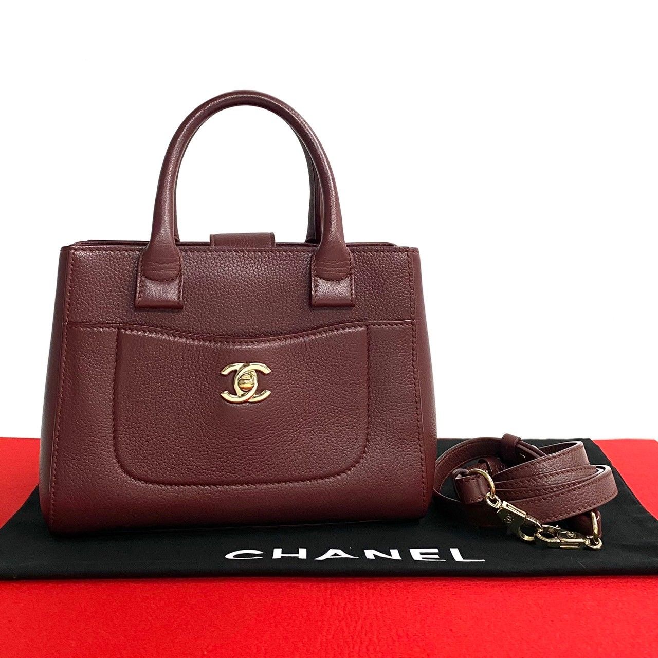 ほぼ未使用 シール有 23番台 CHANEL シャネル ネオエグゼクティブ 
