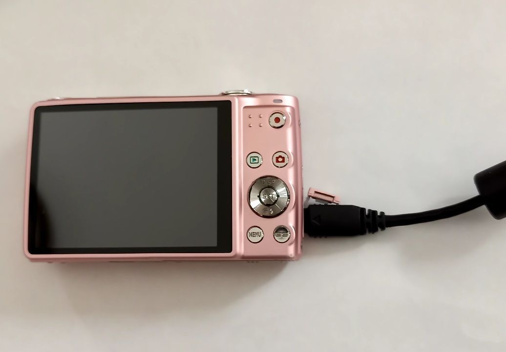 CASIO EXILIM ピンク デジタルカメラ　ジャンク品 ジャンク品 CASIO EXILIM EX-Z450 デジタルカメラ ピンク色
