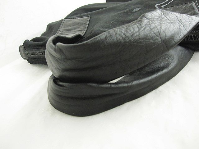 美品 エスティーヌ ESTINE リュック ルーモス 軽量A4サイズ 本革 黒 美