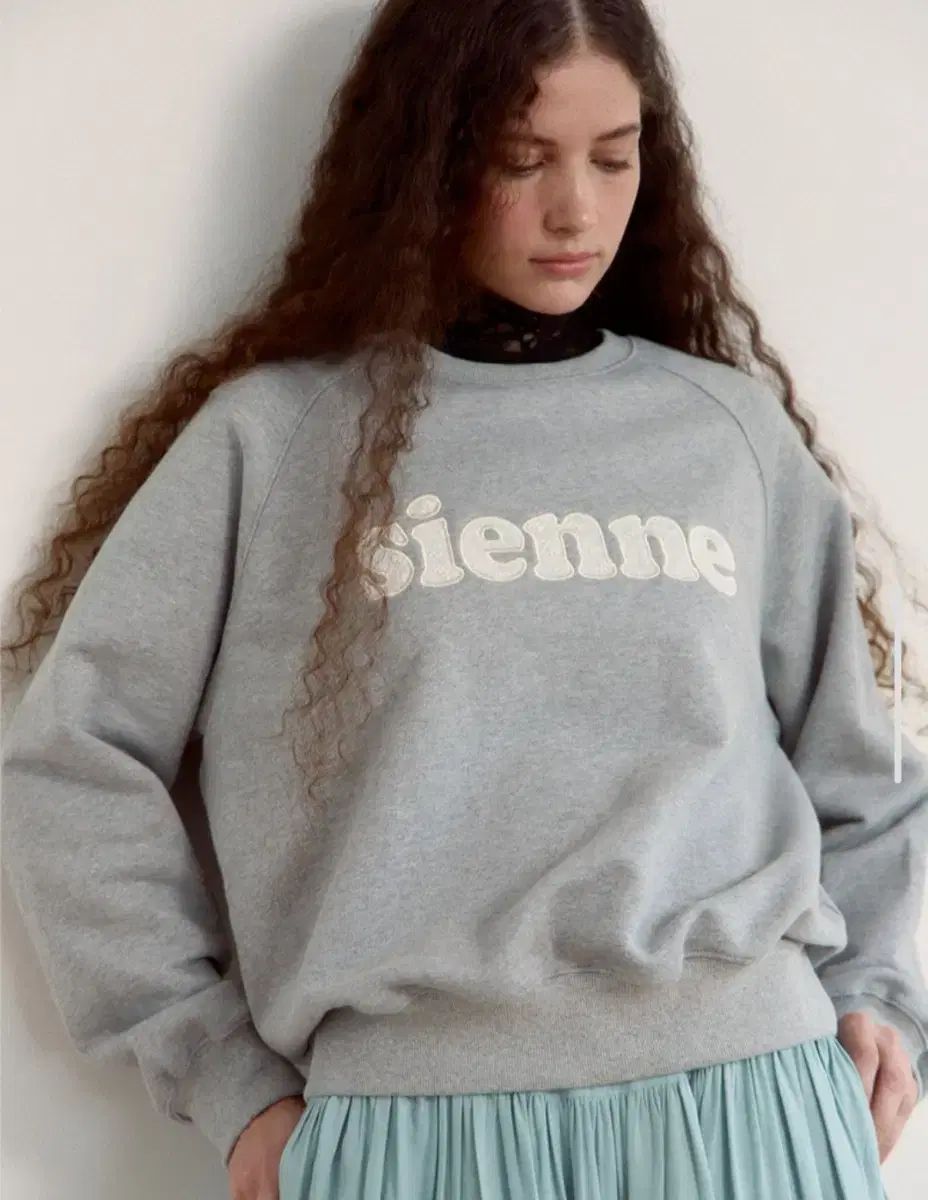 【新品タグ付き】sienne　シエンヌ スウェット　トレーナー　レース　韓国 韓国 Sienne(シエンヌ) RRACE(レース) スウェット・トレーナー