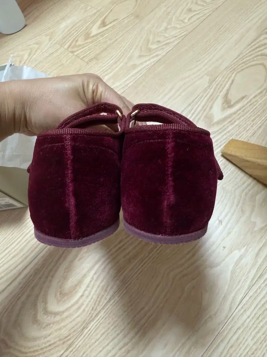 さくらんぼ シューズ