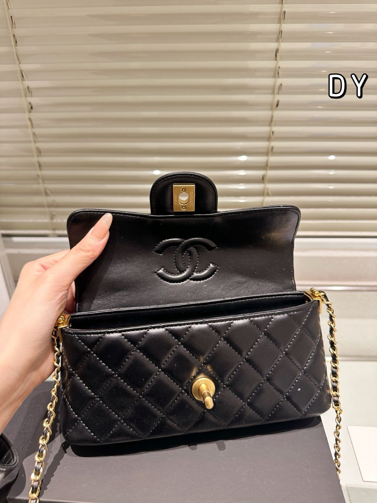 今日特価】Chanel 25P Chain Bag シャネル 25P チェーンバッグ
