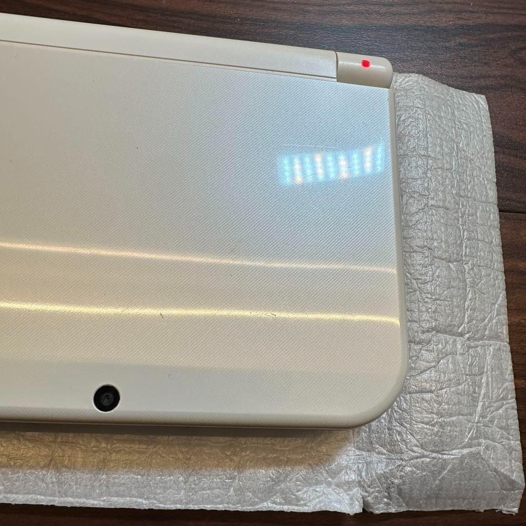 パールホワイト