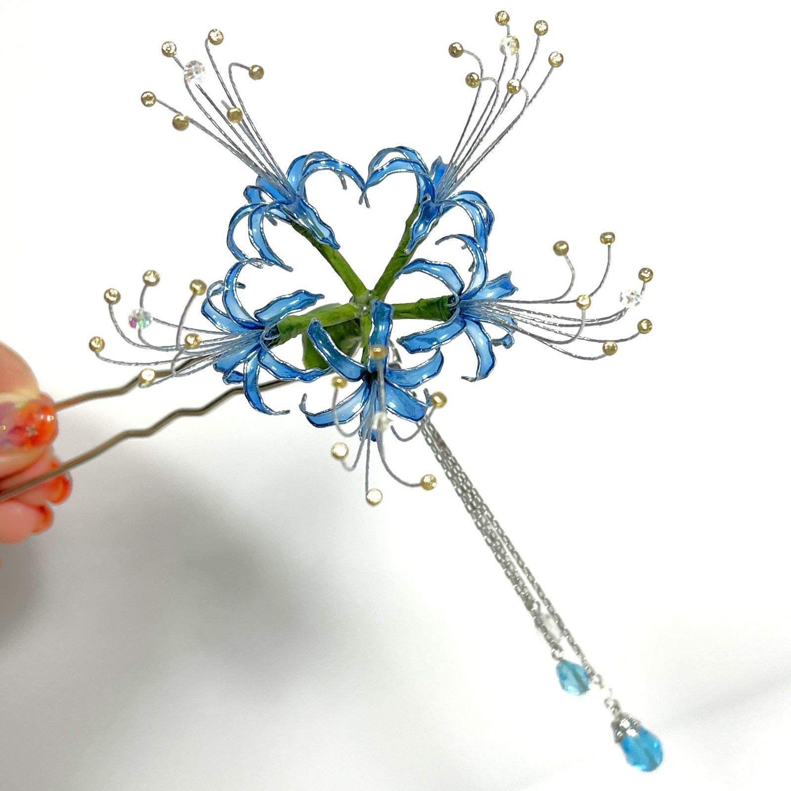 蝶が舞う百合のワイヤーフレーム【白×黄緑・インテリア・シルバー