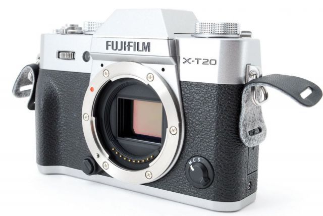 FUJIFILM X-T20 ボディ シルバー 美品 フジフィルム Fujifilm X-T20 ボディ シルバー 美品 小型・軽量