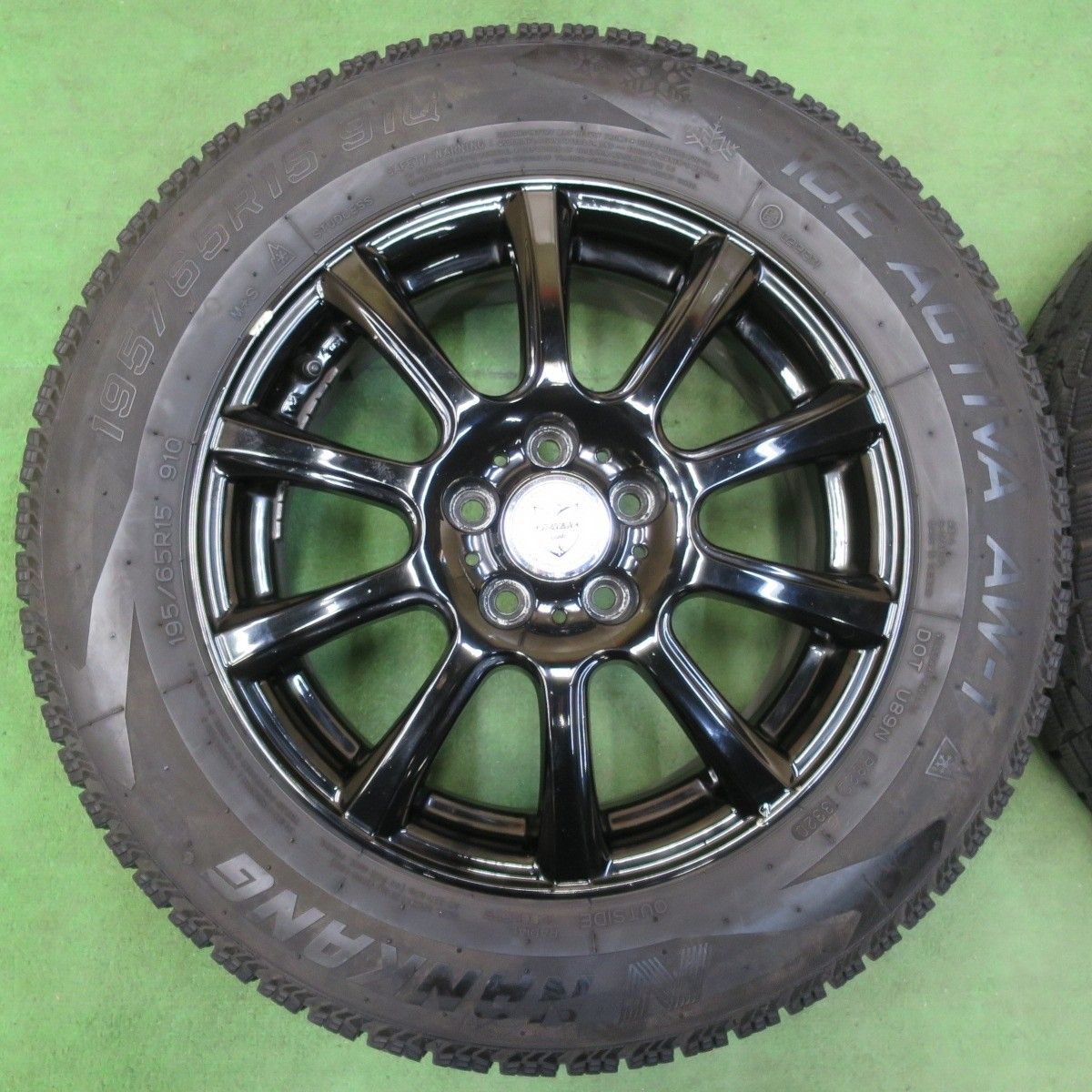 レーベン アイスゼロアシンメトリコ 185/65R15 スタッドレス4本セット レーベン アイスゼロアシンメトリコ 185/65R15 スタッドレス4本セット