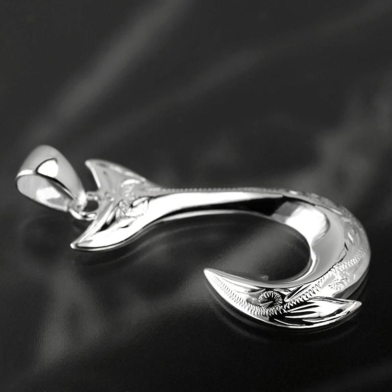 レイラニ ハワイアンジュエリー 釣り針 フィッシュフック ペンダント ネックレス メンズ シルバー 925 (ロープチェーン55cm付) レイラニ] ハワイアンジュエリー 釣り針 スクロール彫り フィッシュ