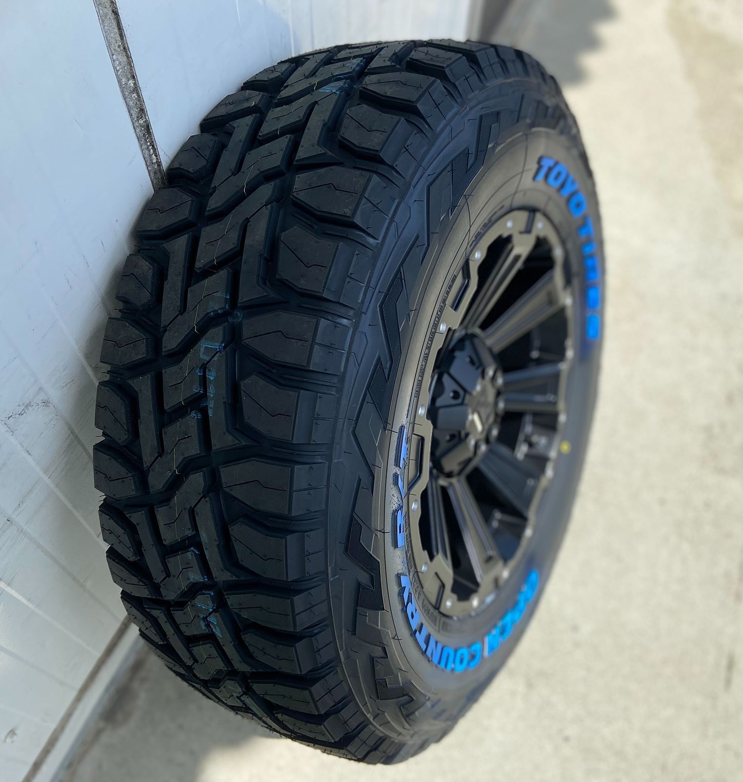 FJクルーザー H3 トーヨー オープンカントリーRT 265/70R17 285/70R17 DeathRock 17インチ タイヤホイールセット