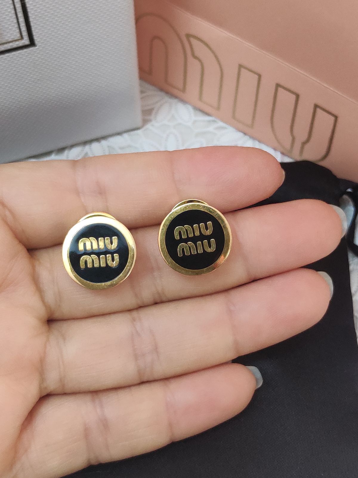 ピアス