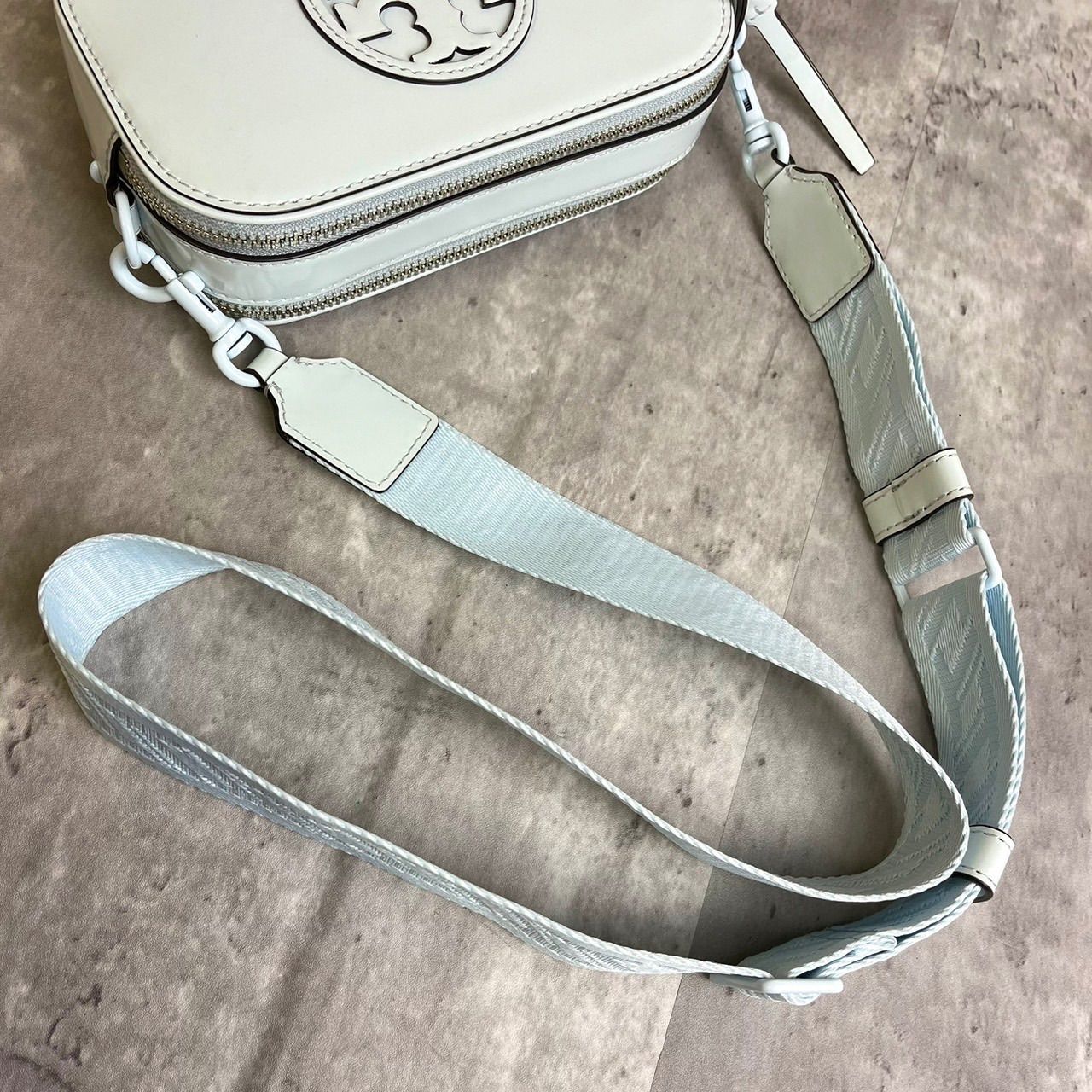 ✨良品✨Tory Burch ペリー ボンベ カメラバッグ ショルダーバッグ 