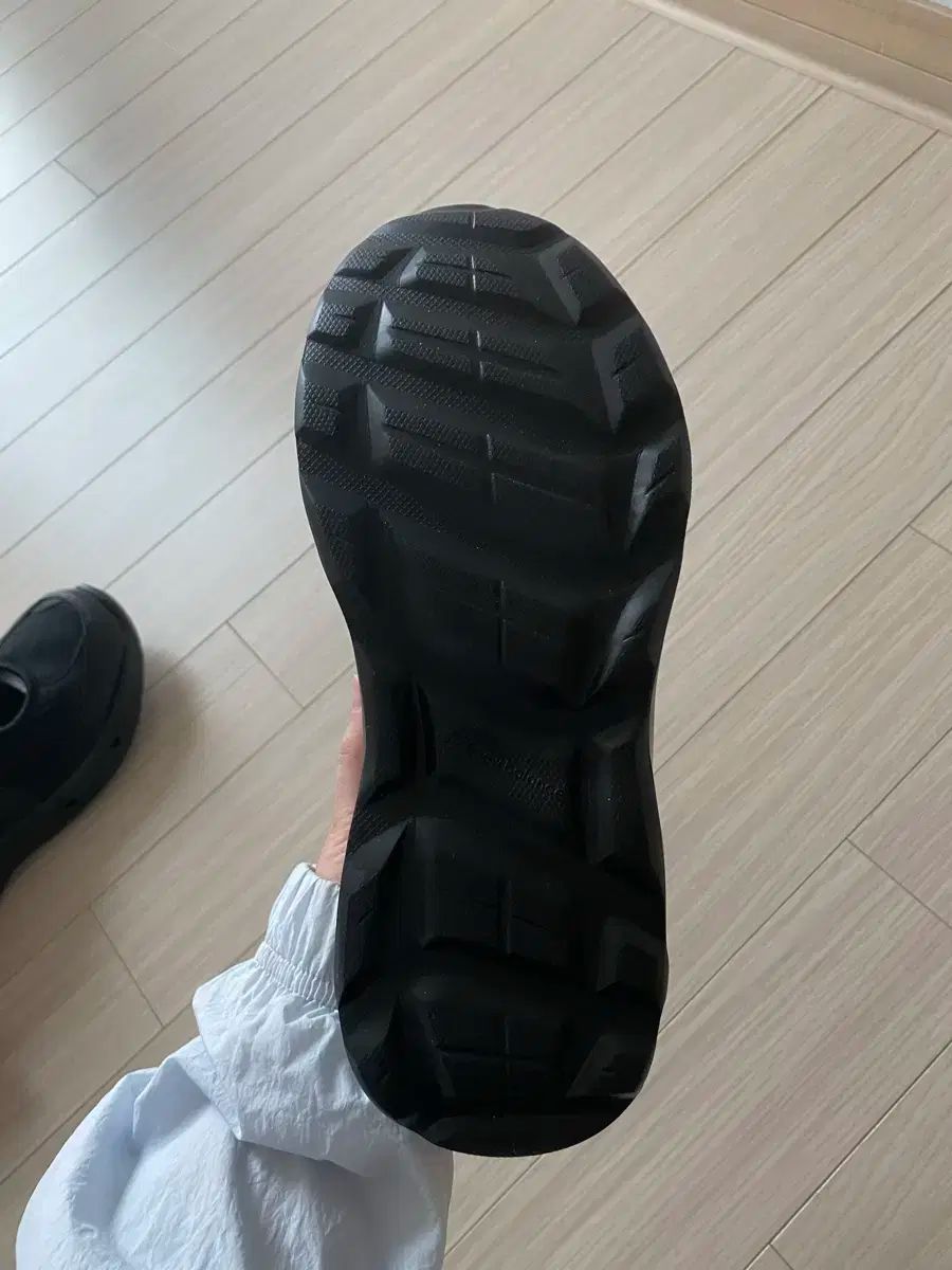 250
