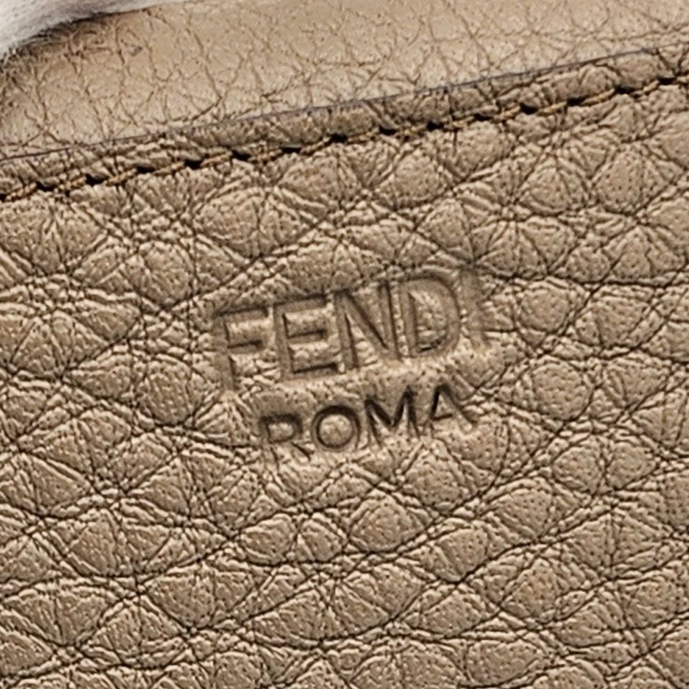 【未使用級】FENDI フェンディ　コインケース　バグズアイ　ベージュ　レザー フェンディ FENDI ピーカブー コインケース 8M0453 グレージュ