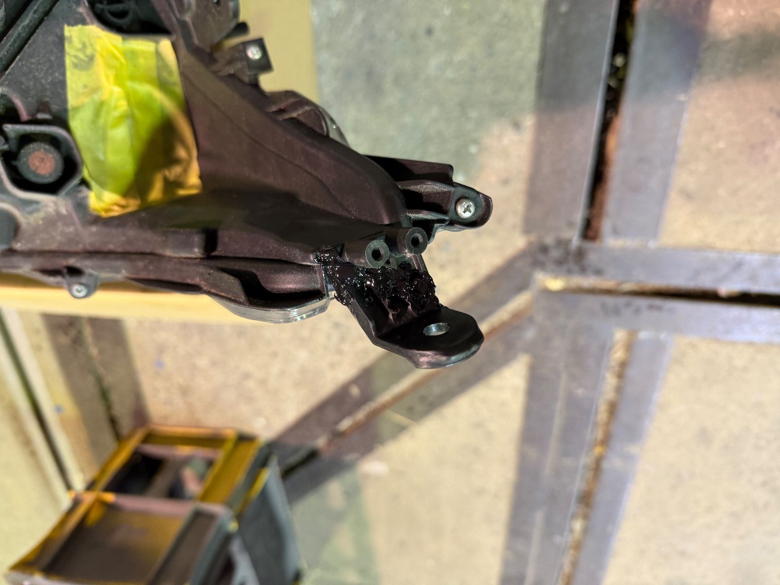 ヘッドライト左