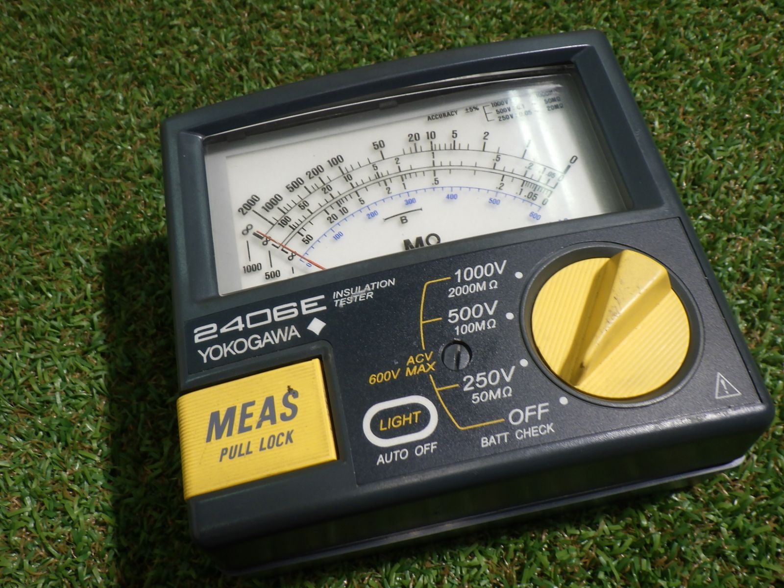 絶縁抵抗の測定に ヨコガワ アナログ絶縁抵抗計 2406E 品