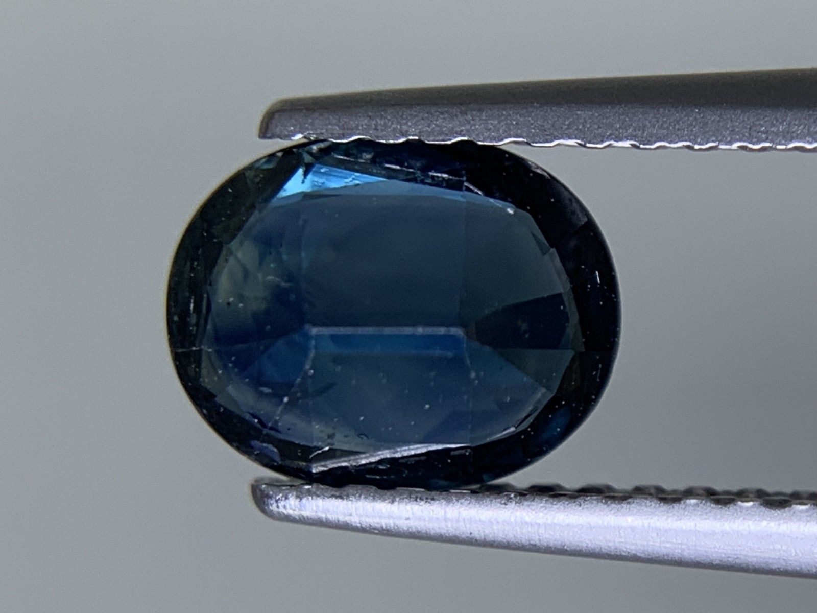 サファイア 天然 1.377ct 中央宝石ソーティング付き 7.59㎜×6.04