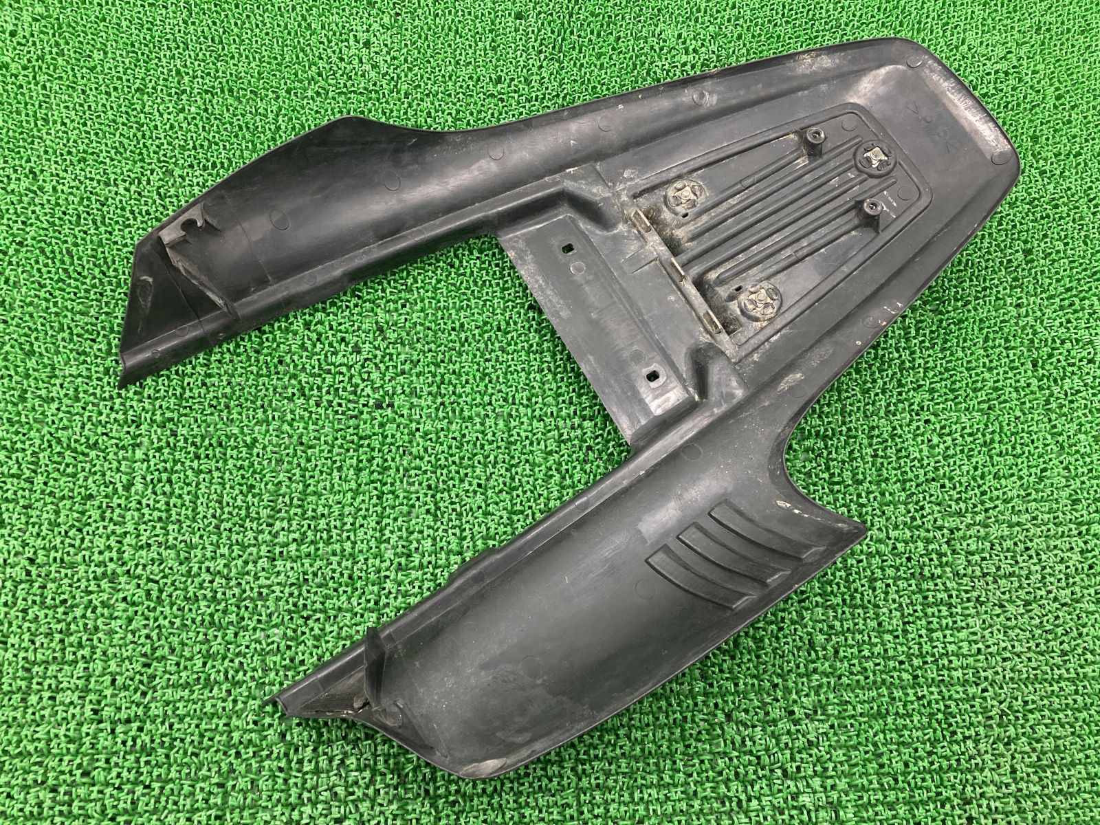 TW200 DG07 純正テールカウル TW200 DG07 純正テールカウル