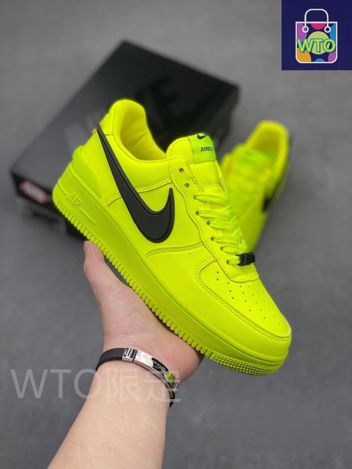お値下げしました??即購入新品箱付?? AMBUSH x Nike Air Force 1