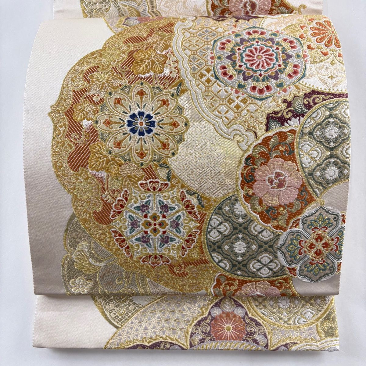 袋帯 美品 秀品 華文 花唐草 箔 金銀糸 クリーム 六通 正絹