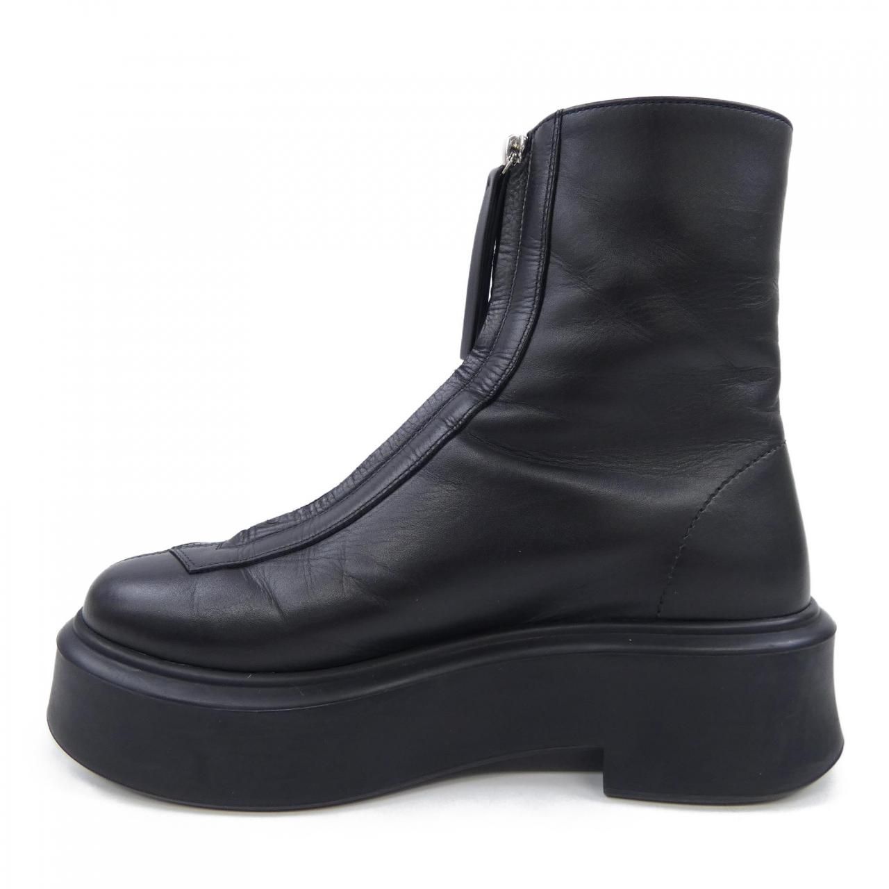 ザロウ THE ROW ZIPPED BOOT I ブーツ