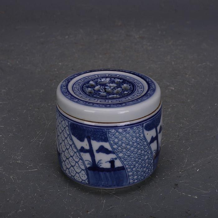 清代の青花山水紋の透かし彫り香炉 香道具 現代工芸品 美術品