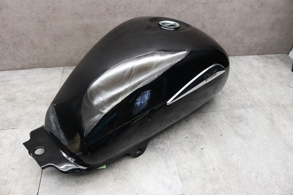 ホンダ 純正 CBF125T 純正タンク 黒 17520-2A8-A20ZA 箱ダメージあり