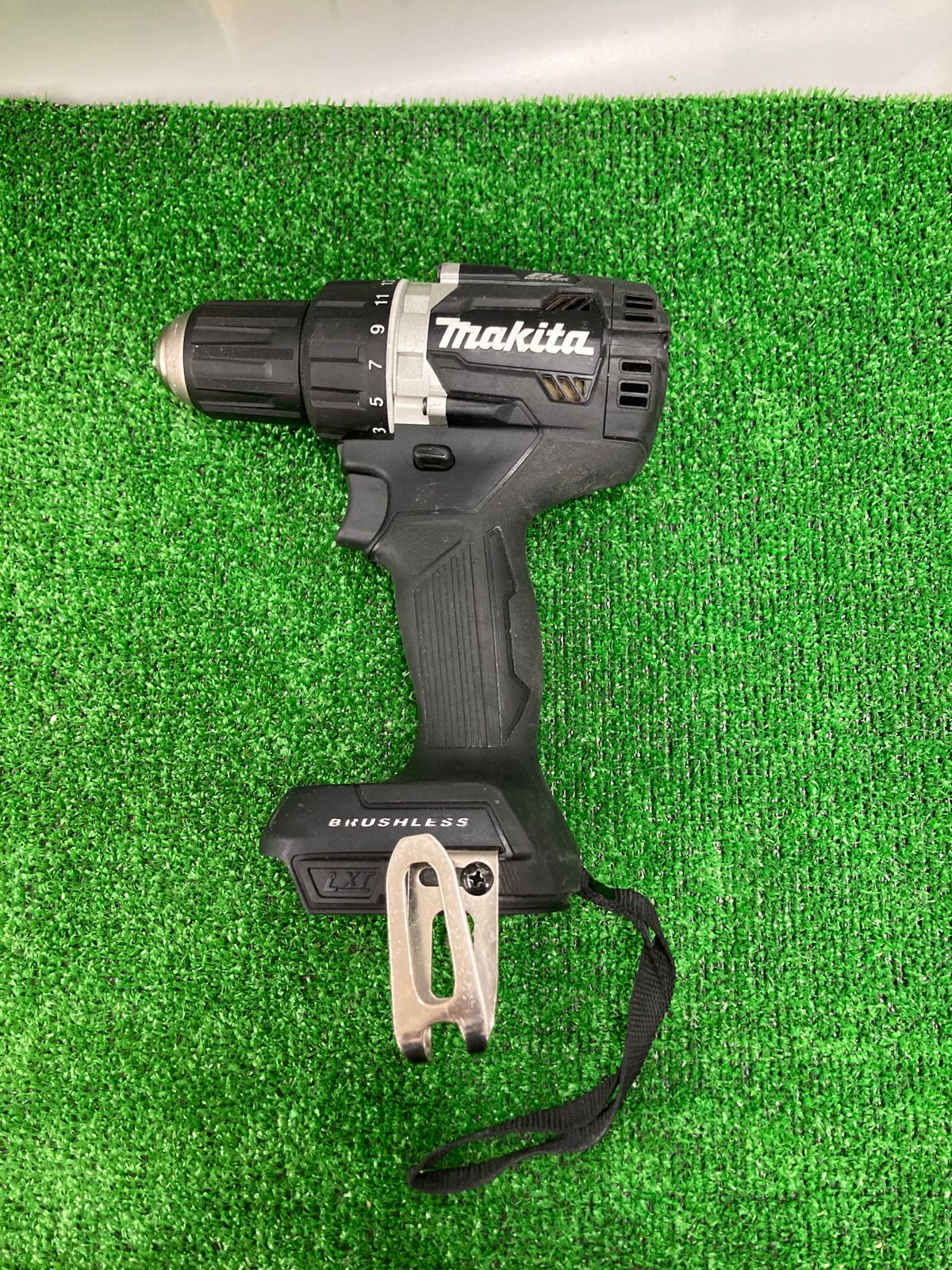 中古品】【0922】☆makita(マキタ) 18v充電式ドライバドリル 黒(本体