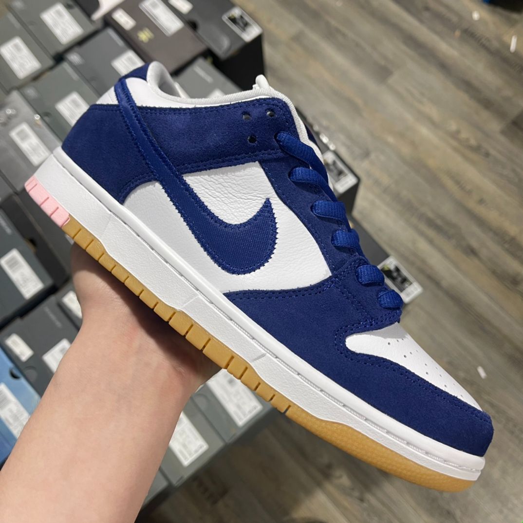 ナイキ SB ダンク ロー ロサンゼルスドジャース ナイキSBからロサンゼルス・ドジャースに敬意を表したダンクが