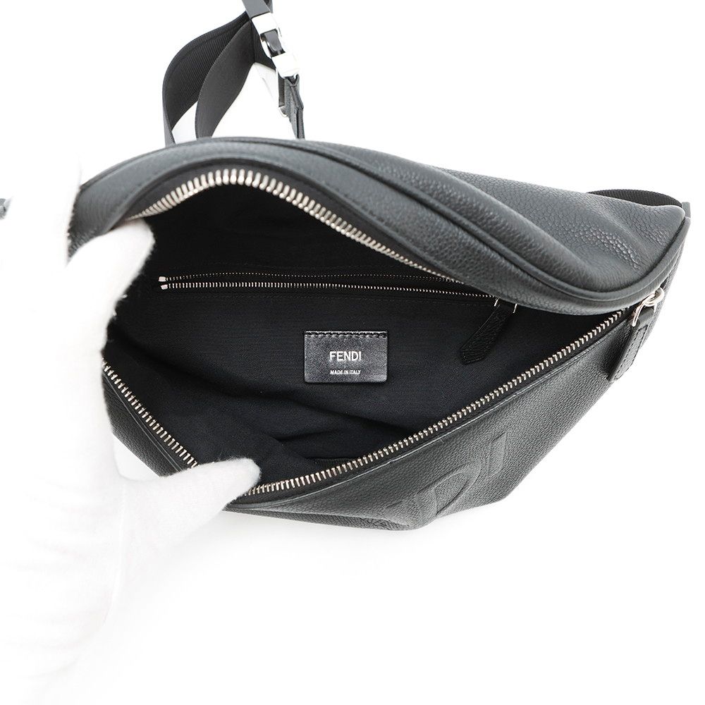 な*様 フェンディ ロゴ入りレザー ボディバッグ フェンディ ボディバッグ ロゴエンボス レザー 7VA562 FENDI 黒