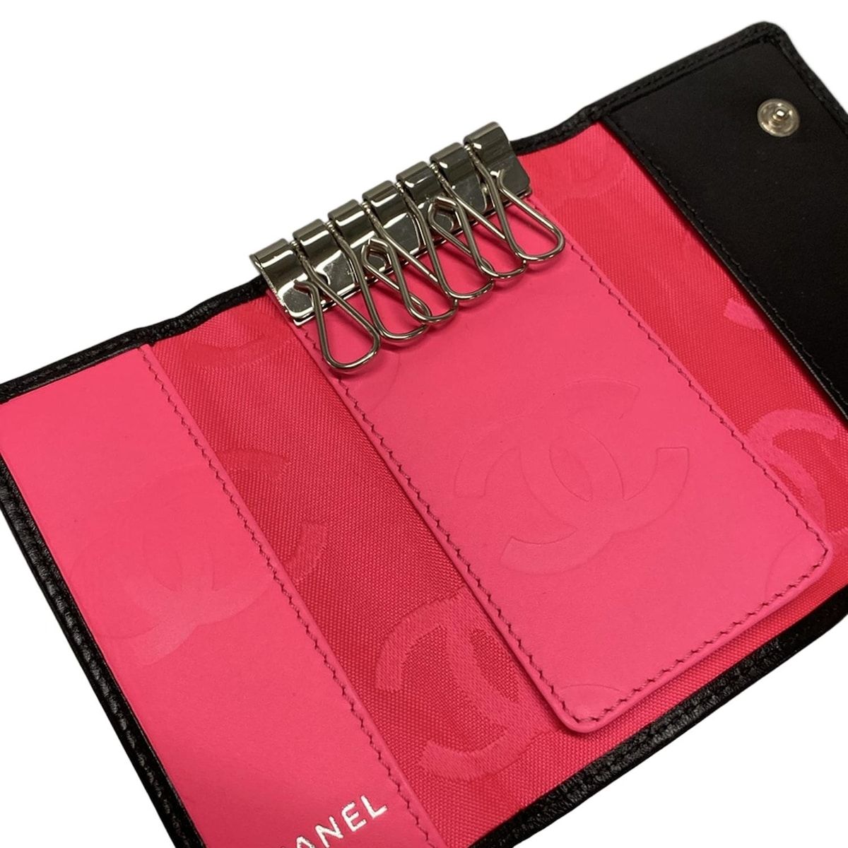 CHANEL シャネル キーケース カンボンライン 黒×白 6連フック ラムスキン WWW_SMP1DAWEKUDUS_SCH_ID