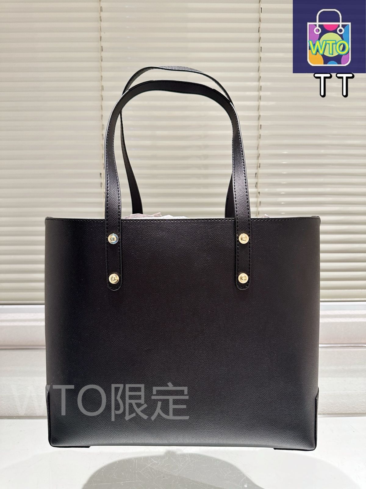 今日特価】Burberry エンボスバッジ レザートートバッグ 35×29