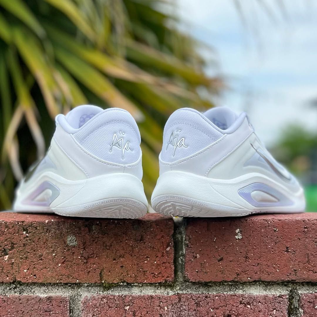 S white|summit