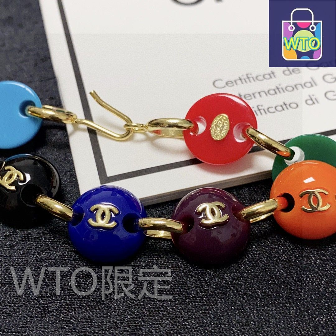 今日特価】Chanel 最新モデル ダブル C カラフルビーズ ピーポー