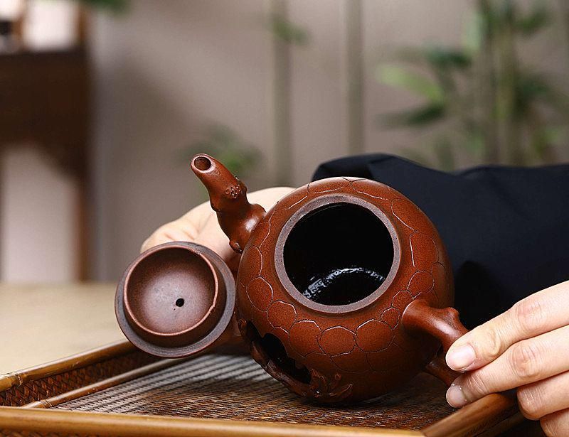 中国古美術  紫砂壺 紫砂壺・紫泥急須・茶壺・茶道具 中国古美術・宜興原鉱段泥 枇杷壺・紫砂壺・底款:蒋蓉・朱泥