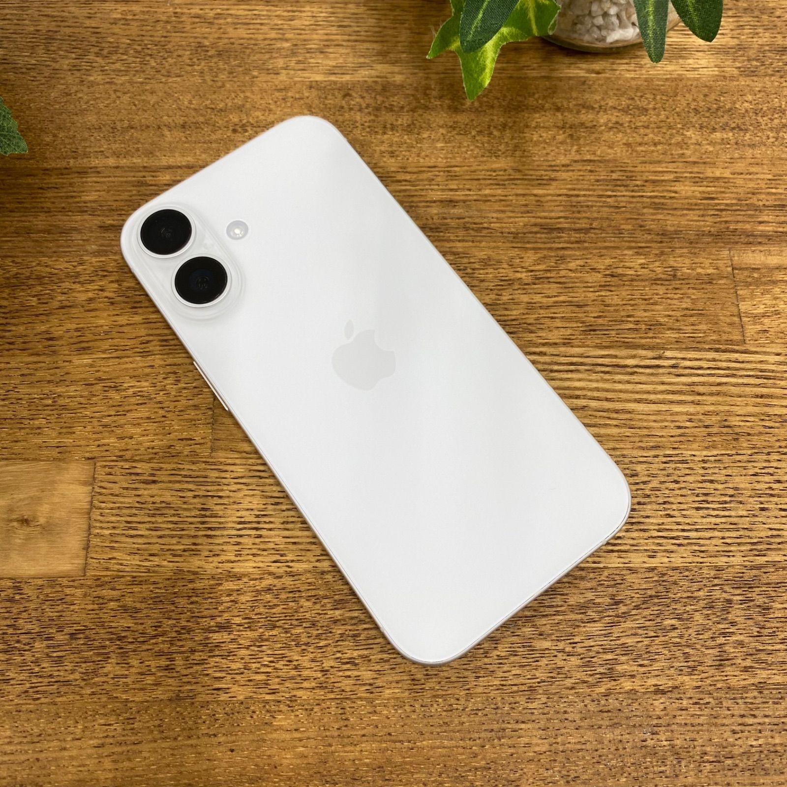 たんやすiPhone16 128GB SIMフリー 残債無し iPhone 16 128Gb ホワイトSIMフリー残債無し即日発送 - メルカリ