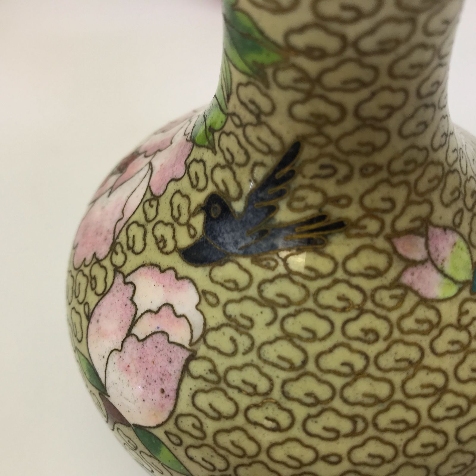 花瓶　壺 梅柄花瓶 壺 和風 金箔 多治見 和室 かわいい 20センチ