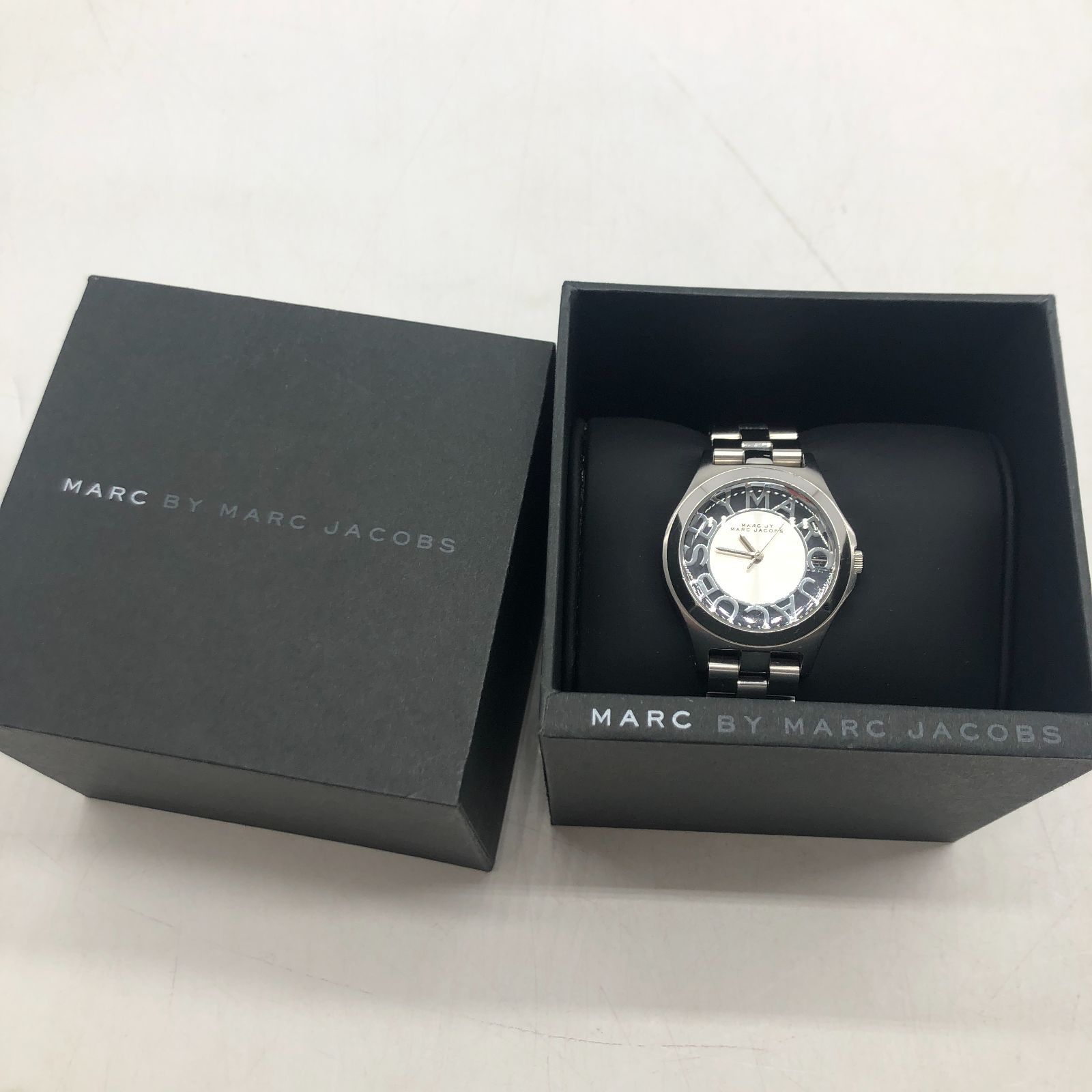 04m0343 MARC BY MARC JACOBS マークバイマークジェイコブス