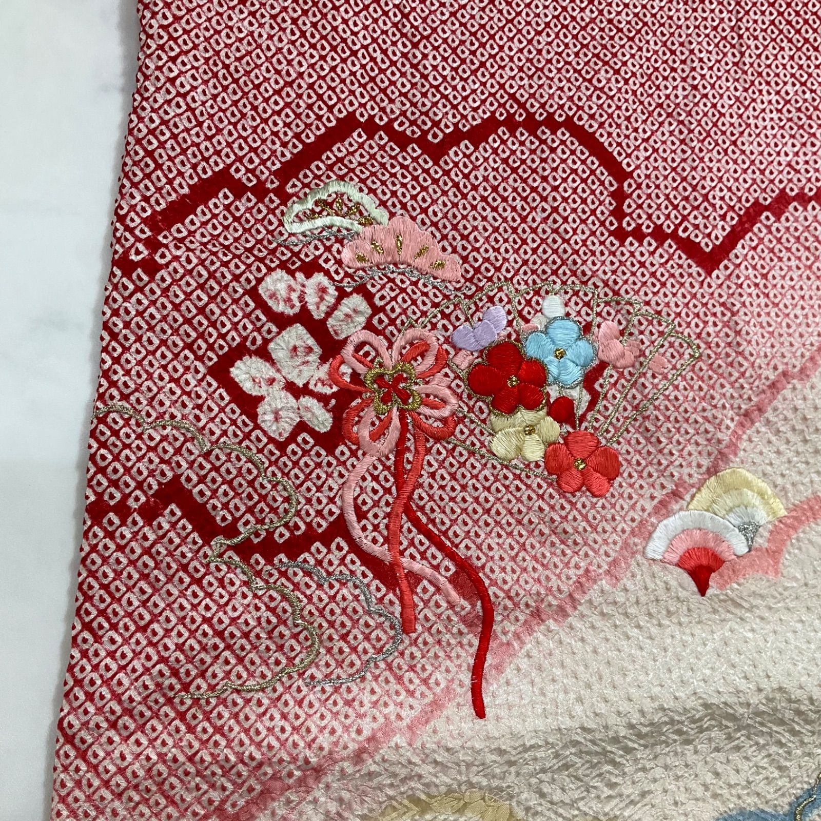 one◆ 同然◆5歳くらい用◆女の子着物◆正絹◆子供着物◆刺繍◆襦袢付き◆七五三◆袷◆裄52㎝肩丈126㎝◆七五三お詣り女の子着物こどものひお正月卒業式十三詣り◆G309