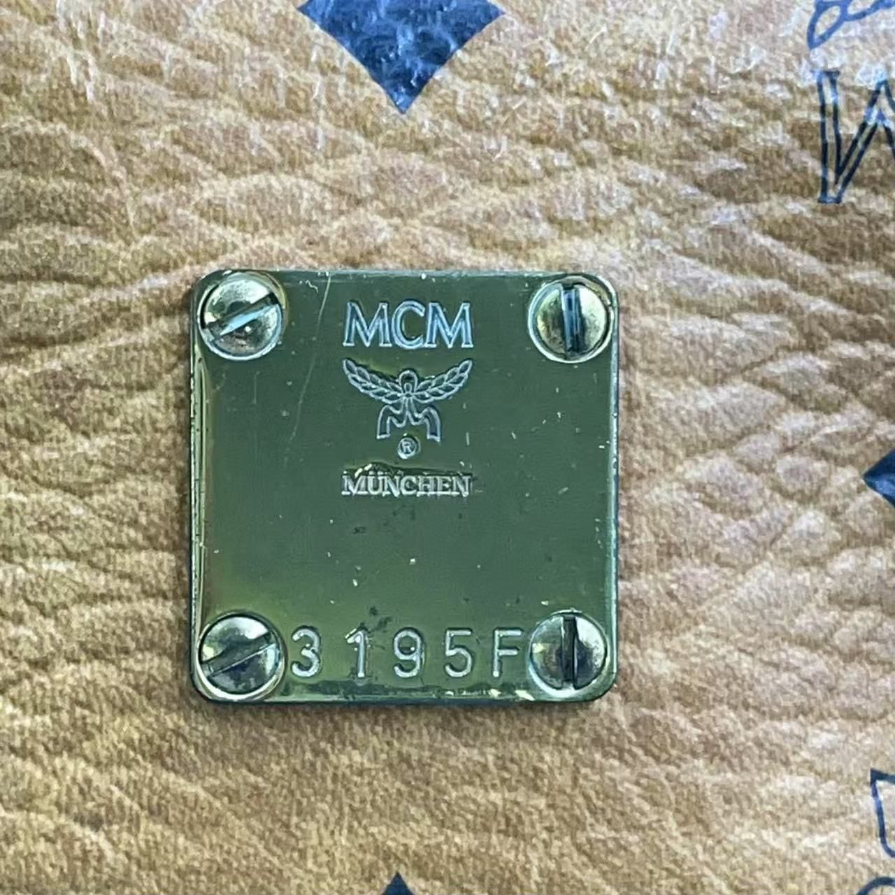 【良品】MCM　メッセンジャーバッグ　ヴィセトス柄　総柄　ブランドロゴ　PVC 良品】MCM メッセンジャーバッグ ヴィセトス柄 総柄 ブランド