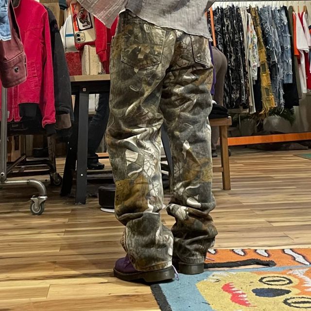 Wrangler ラングラー ダブルニー　リアルツリー　パンツ Wrangler リアルツリーダブルニーデニム | CUSTOM FEVER