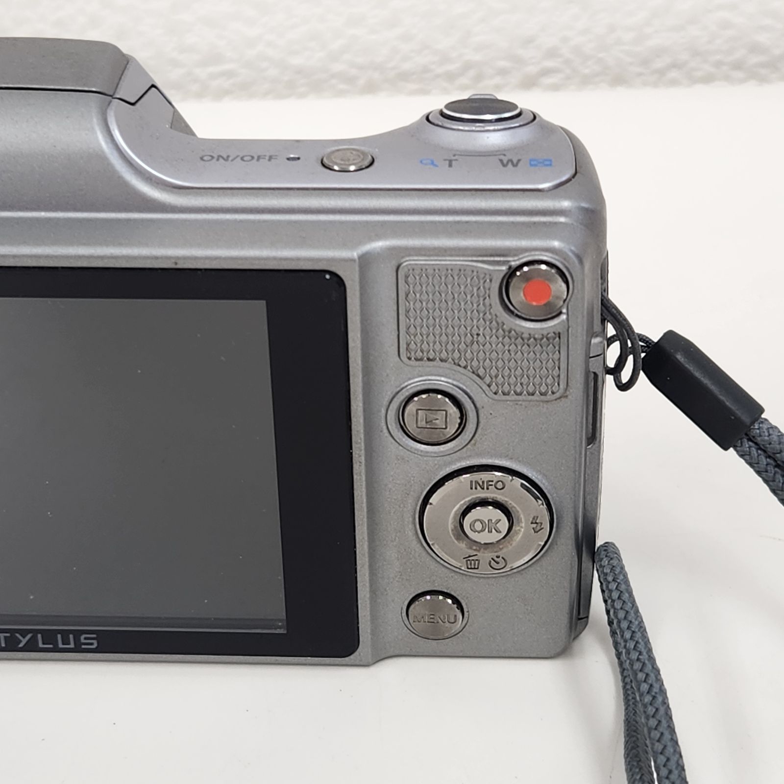 動作未確認】OLYMPUS STYLUS 24x WIDE SZ-15 シルバー 動作未確認】OLYMPUS STYLUS 24x WIDE SZ-15 シルバー