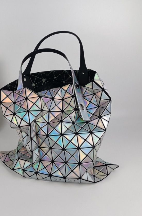 バオバオ　ISSEY MIYAKE ILLUSION SPRING SUMMER 2025 