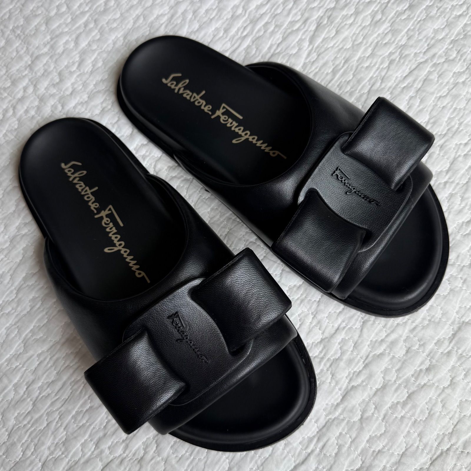 美品 SalvatoreFerragamo サルヴァトーレフェラガモ VIVA ヴァラ